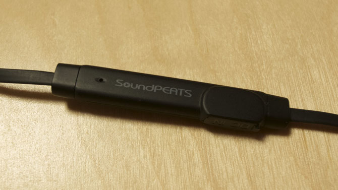 SoundPEATS Q12 マイク部